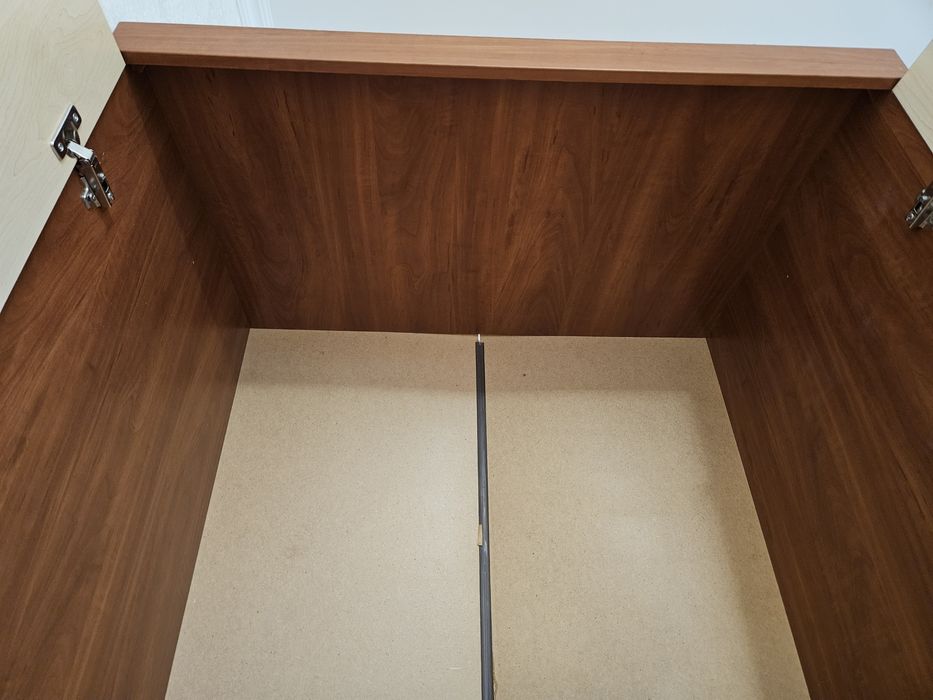 Продам шкаф вместительный