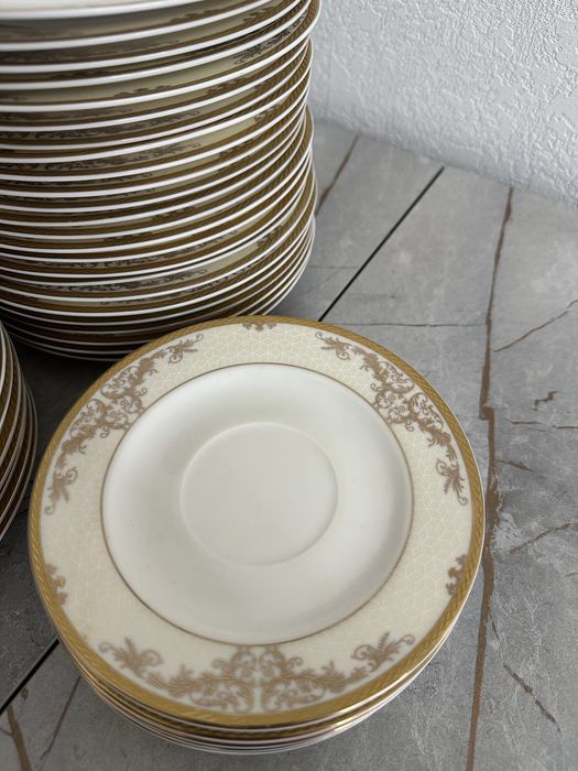 Продам чайно-столовый сервиз