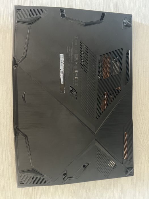 MSI GF63 Геймърски лаптоп