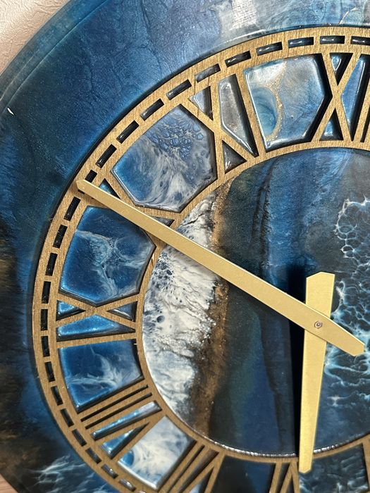 Часы из эпоксидной смолы