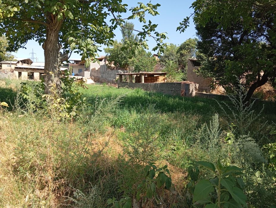 Yer srochna sotiladi 7000 dan