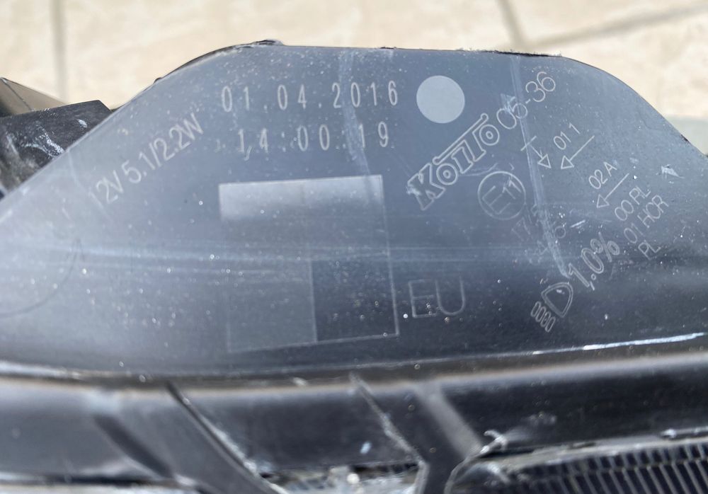 Фар far десен фарове Led за Тойота Авенсис Toyota Avensis