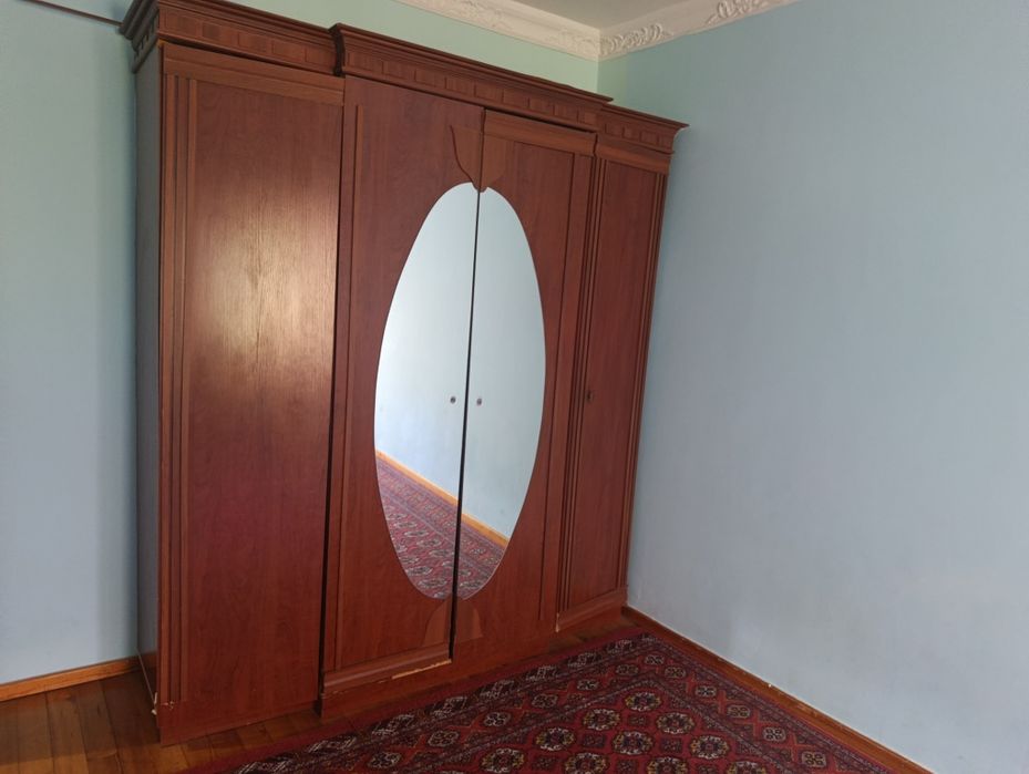 Eshik,treza,stenka,spalni,stol,stul arzon va  tez sotiladi ,