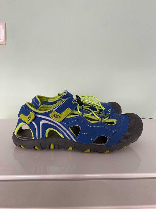 Мъжки сандали запазени