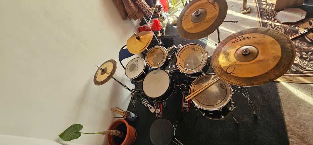 Set tobe millenium cu cinele aditionale+bete+fete de toba+ drum pad de exersare, folosit
