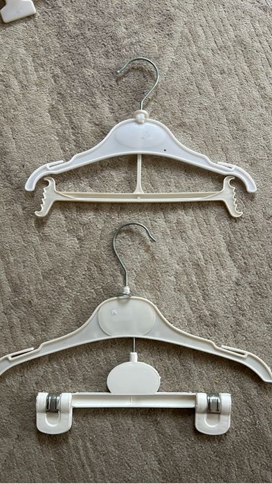 Продам разные детские вешалки