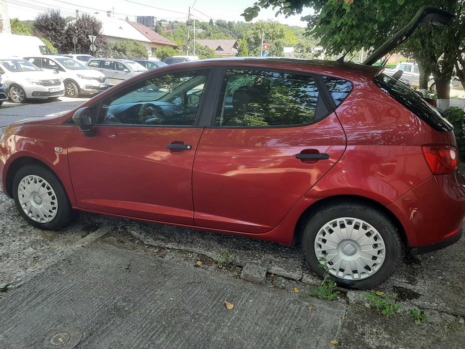 Vând autoturism Seat ibiza.