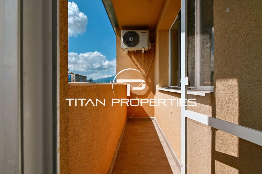 Тристаен за продажба в ж.к Дружба 1