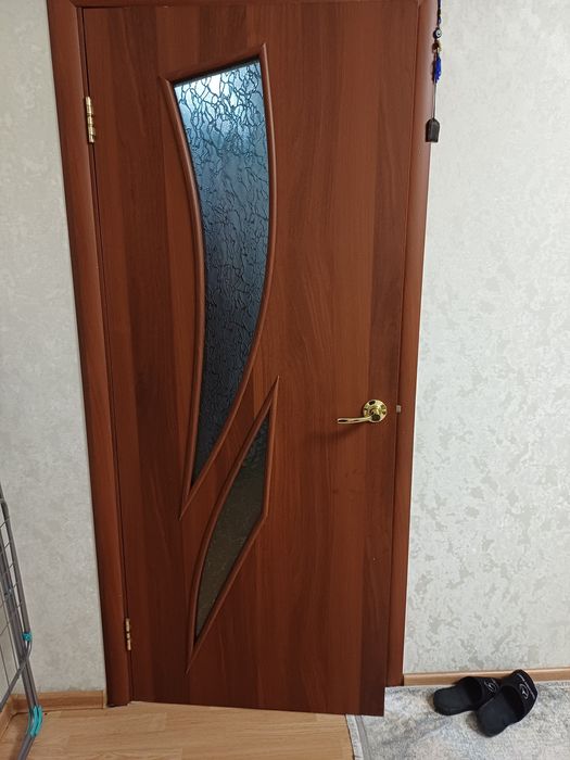 Продам Межкомнатные двери четыре  штуки