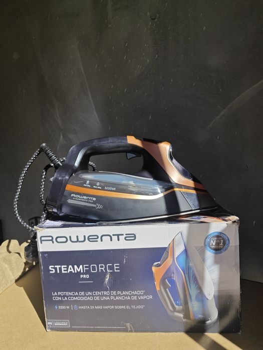 Професионална парна ютия Rowenta Steamforce Pro 3200W – КАТО НОВА!
