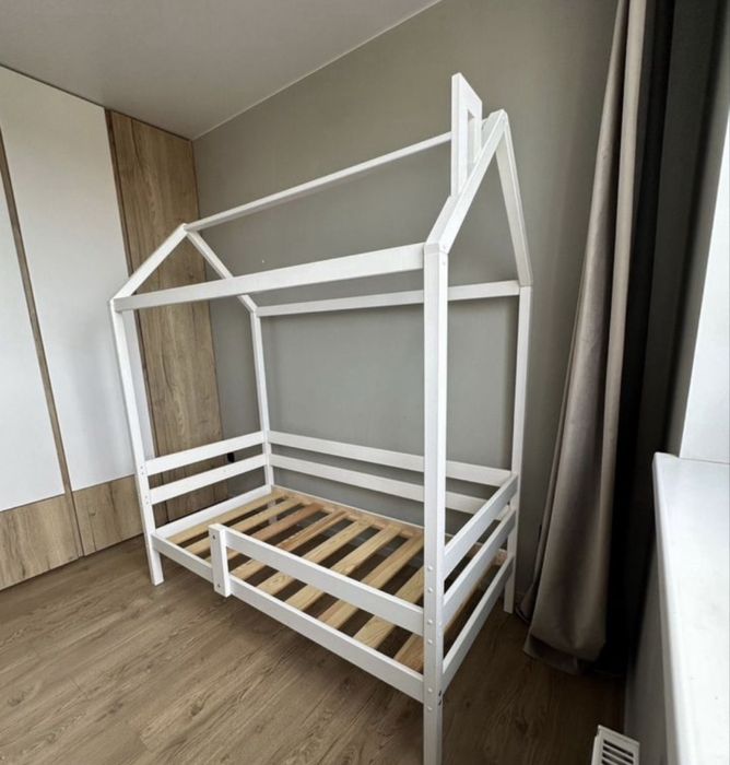 Кровать детская домик с матрасом