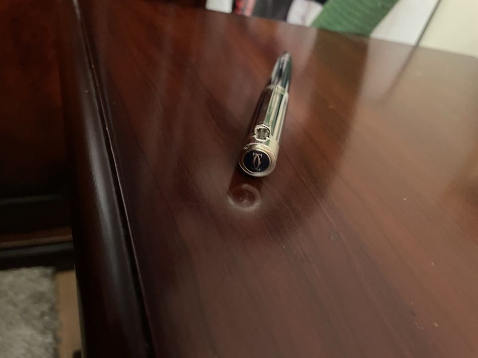 Продам оригинальную ручку Cartier