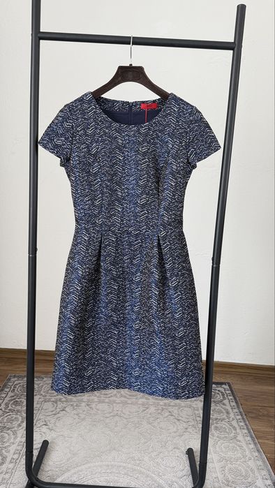 Hugo Boss нова рокля