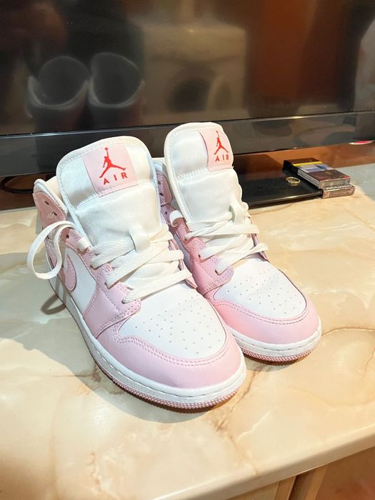 Jordan roz, marimea 37.5, stare foarte buna