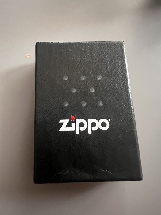 Bricheta Zippo noua