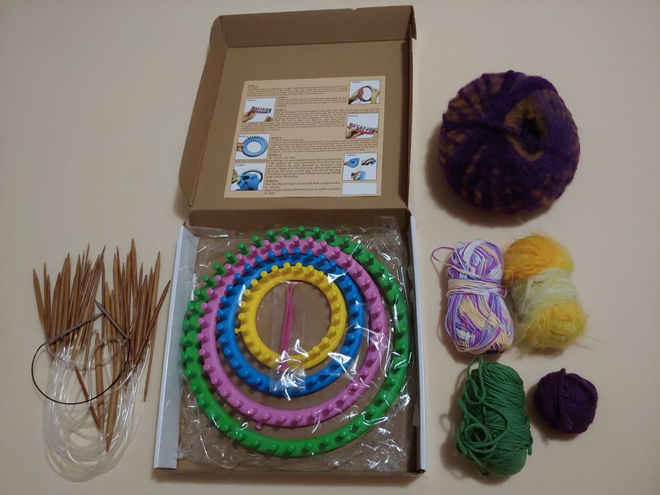 Set pentru tricotat (cercuri, ustensile, andrele, fir)