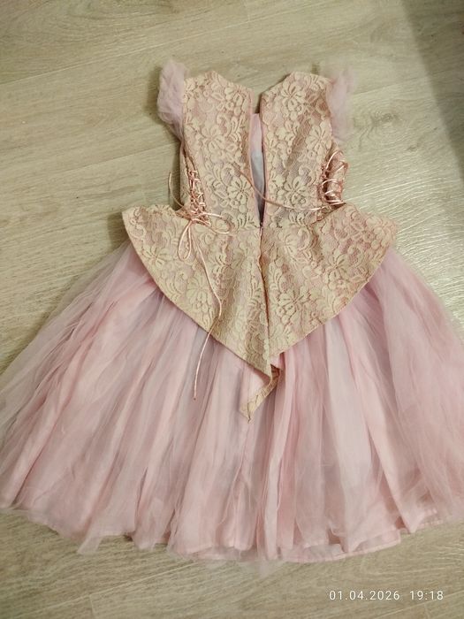 Продам платье девочке