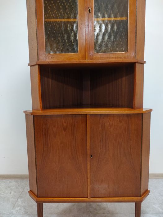 Винтидж ъглова витрина от 60-те Д375