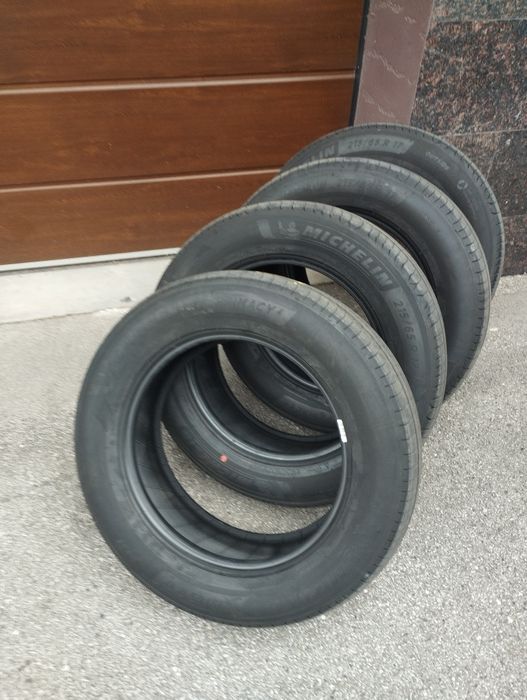 Michelin primacy 4  215/65 r17