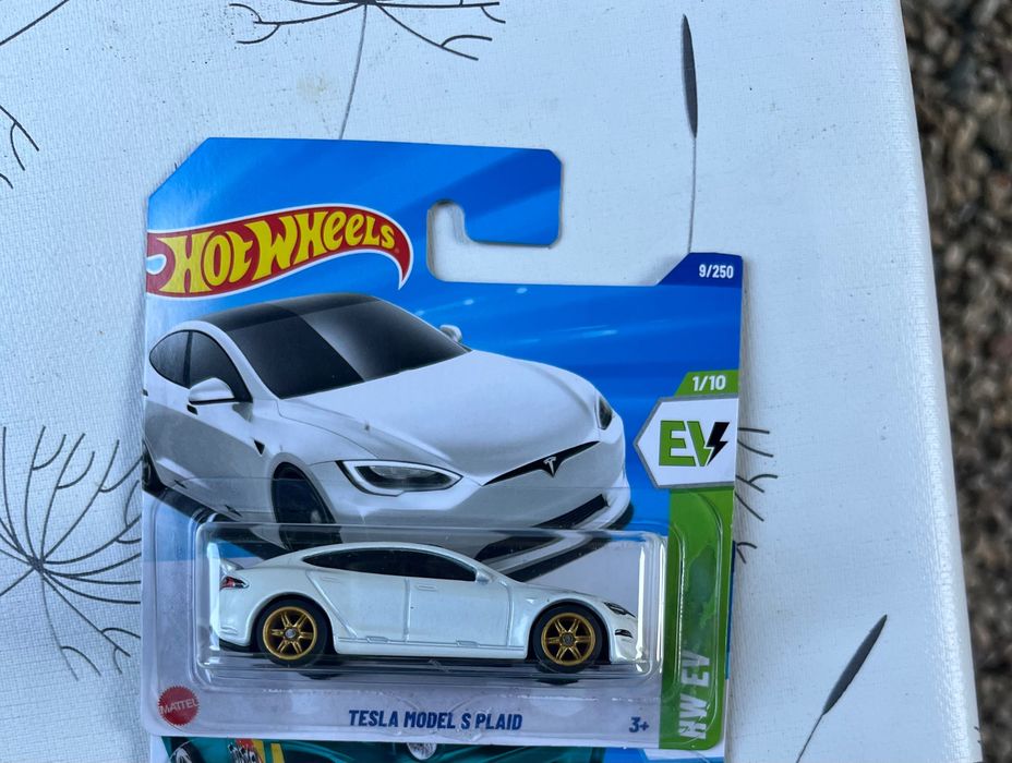 Hotwheels Tesla model s plaid!!! Custom