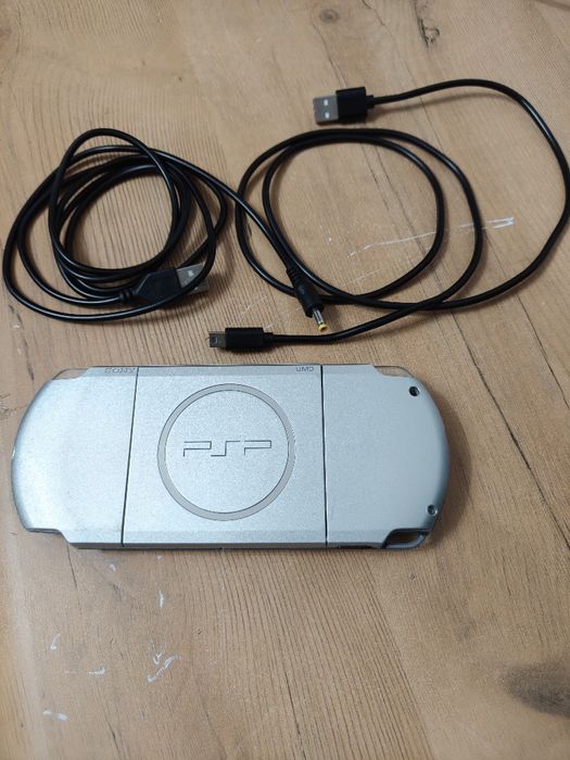 Psp 3000 вхорошем состоянии прошитая