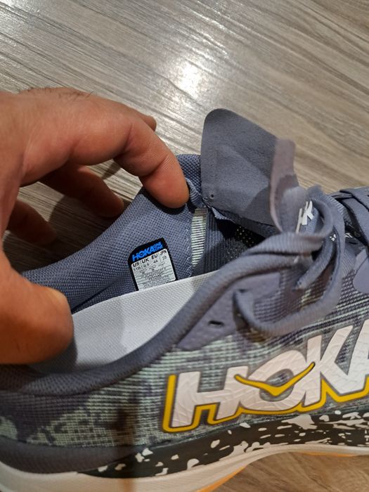 Încălțăminte Hoka