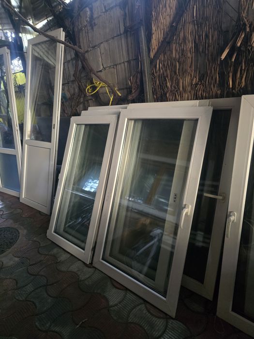 Geam termopan făra toc 120 și două usi. 250 bucata pe ușă. .ron