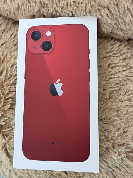 Iphone 13 RED - като нов, 8 кейса + протектори, 500лв