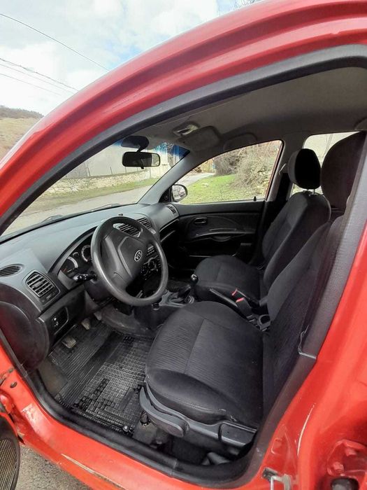 Продава се кия пиканто