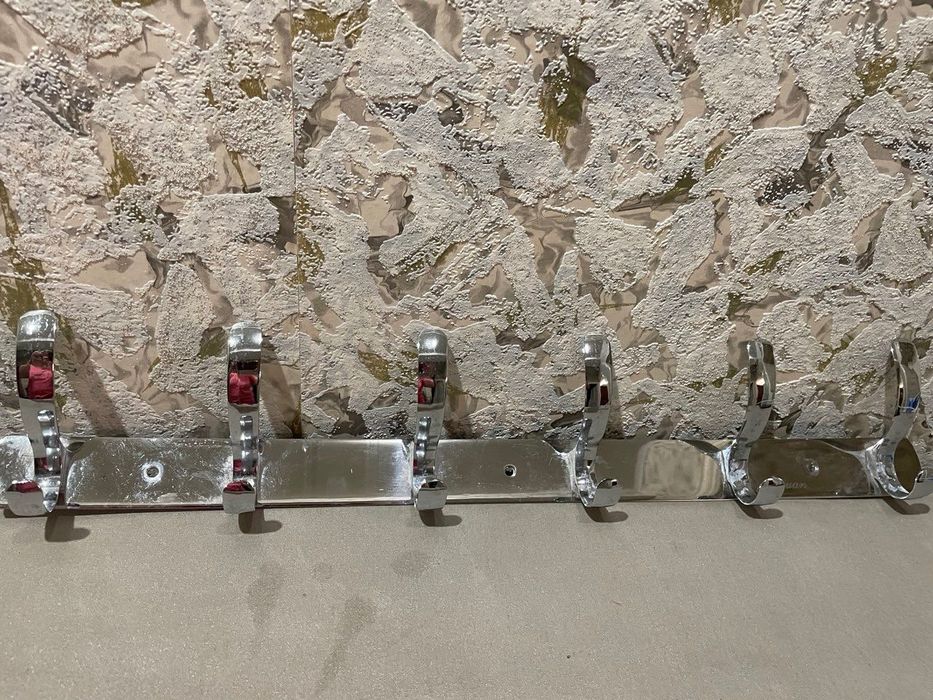 Вешалка настенная