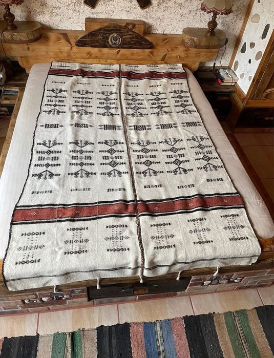 Ръчно тъкана кувертюра 100% козя вълна