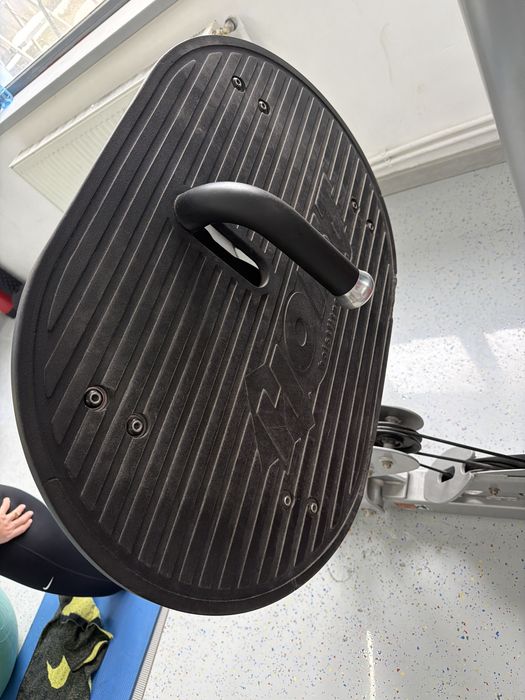 Leg press (presa picioare) HOIST