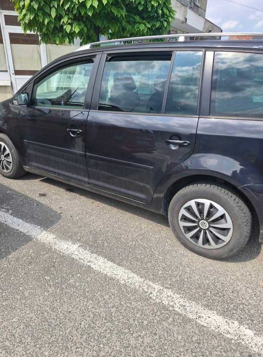Volkswagen Touran 2004 diesel, 1.509 € — imagine 4