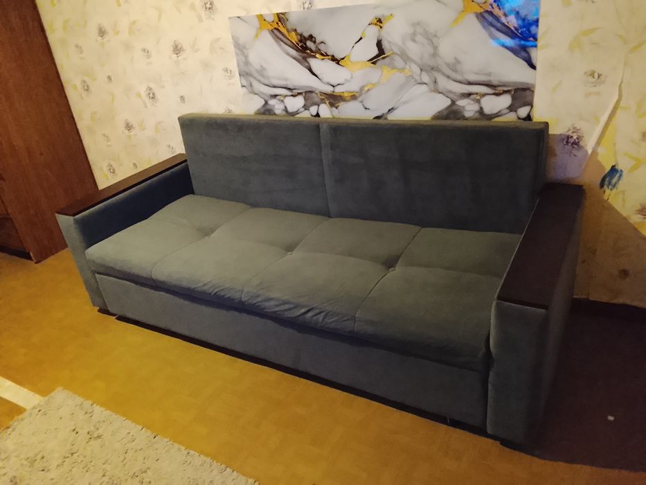 Диванчик продается