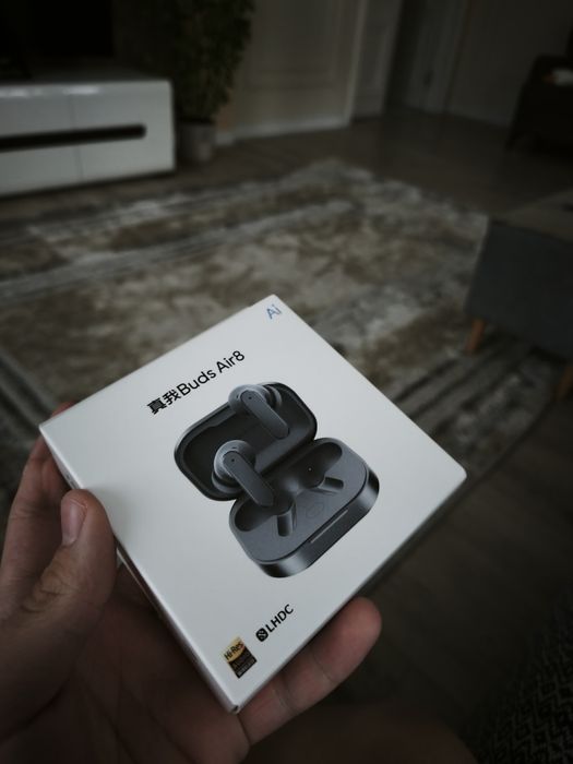 Realme buds air 8 черном цвете, с чехлом