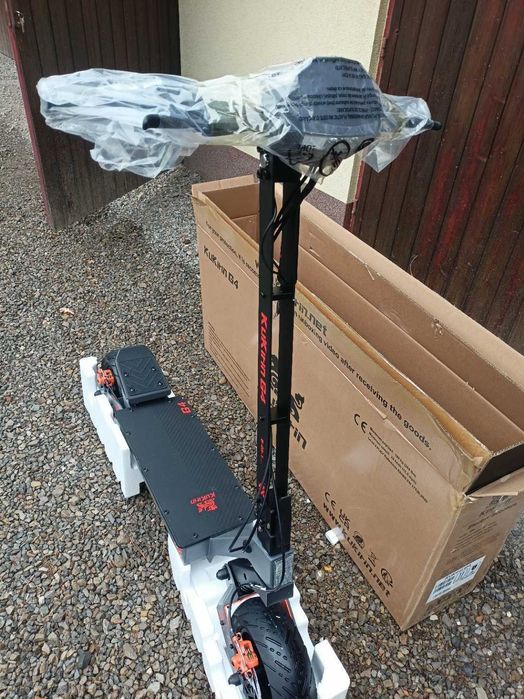 Trotineta electrica KUKIRIN G4 2026 Noua sigilata 92 km/h 21 Ah 11"