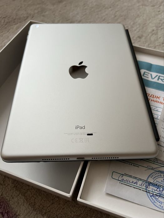 iPad 9 (EAC) Silver + SmartCover Apple