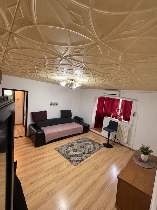 Apartament semidecomandat cu 2 camere