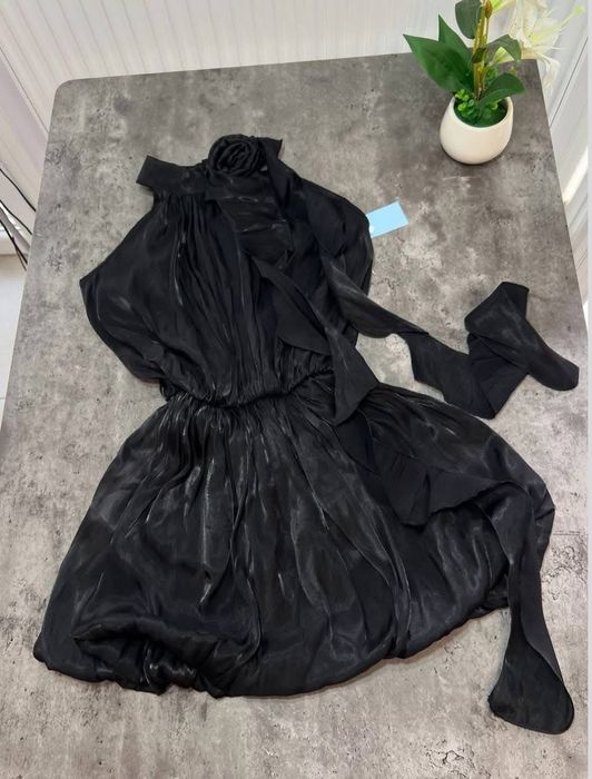 Рокля сатен черна