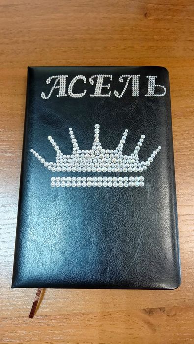 Ручная работа из страз