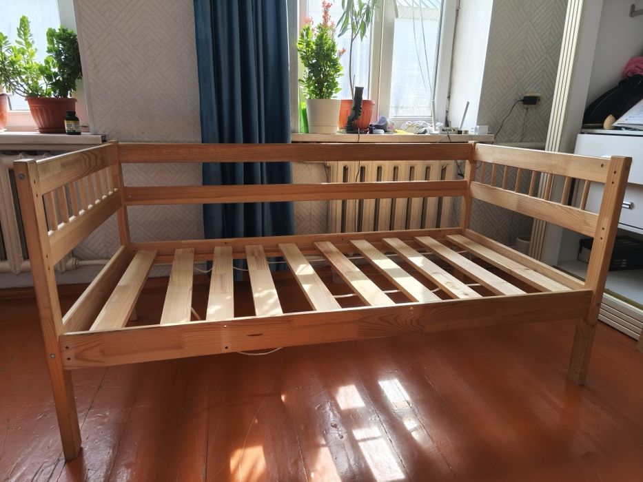 Кровать две штуки за 10000