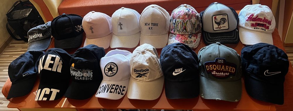 Шапки с козирка,тип чорап,капели