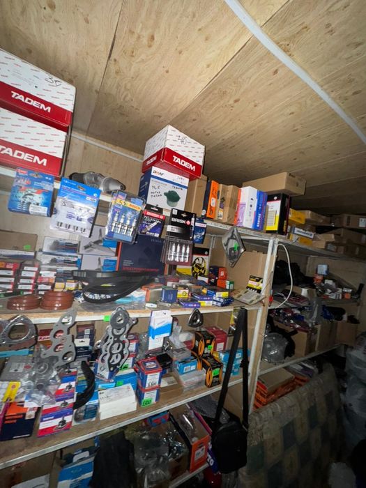 Продам готовый бизнес.Бутик Автозапчасти с товарами. Проходимый место