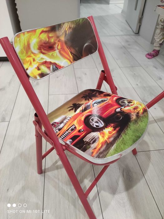 Детски комплект маса с столче