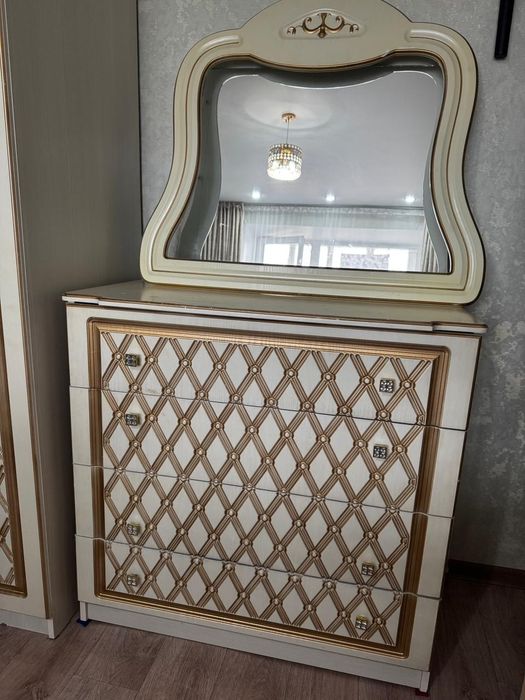 Спальный гарнитур