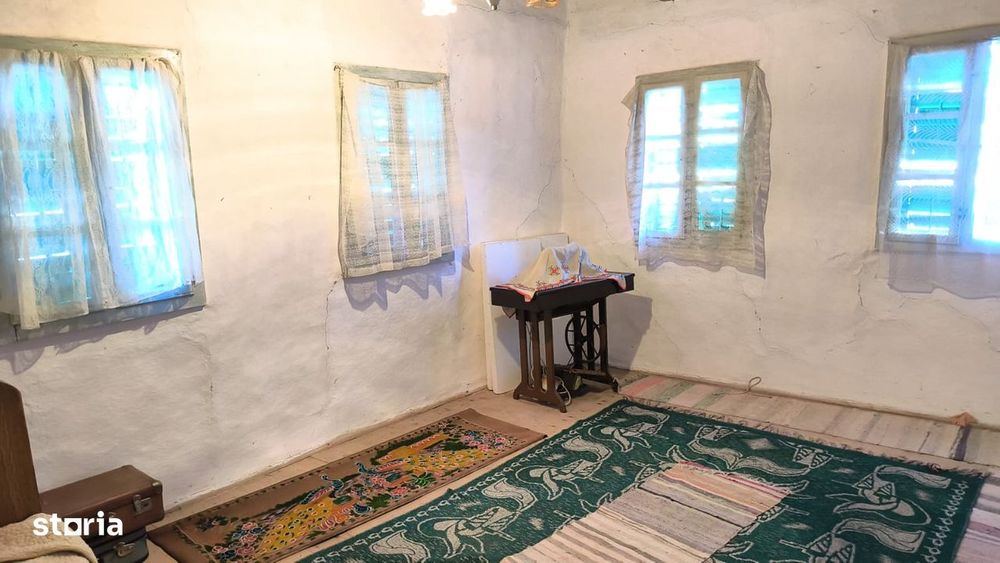 De vanzare 2 case intr-o curte in Silea NirajuluI