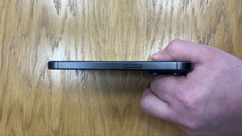 Продам Iphone 15 pro