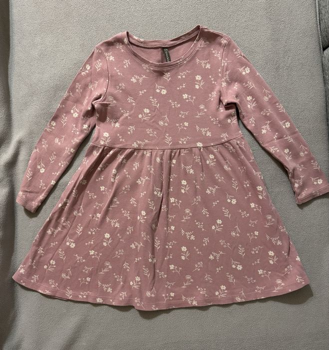 Продам вещи на девочку 5-6 лет