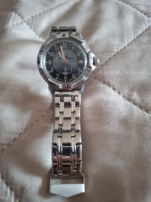 Продам часы б/у.