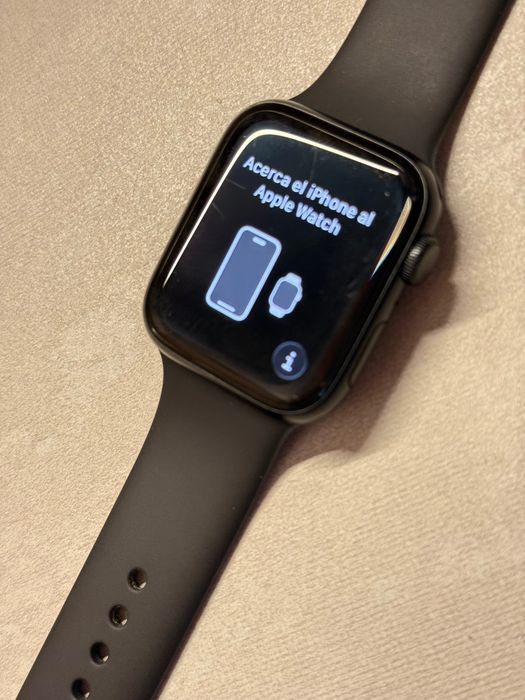 Apple Watch SE (2-ро поколение) – GPS / Wi-Fi – 44 мм
